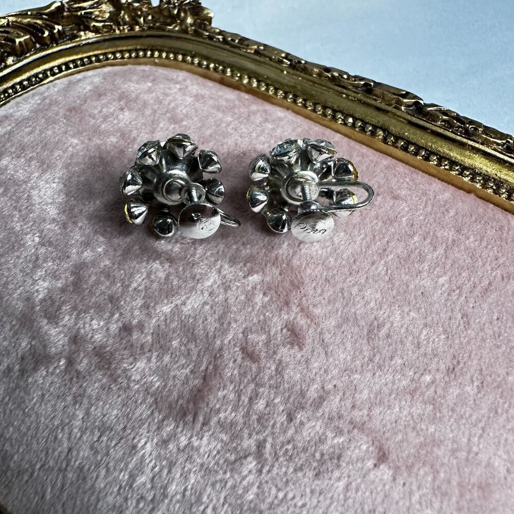 Vintage Signed Coro Rhinestone Screw-back Earrings Silver Tone Floral Design MCM - Picture 7 of 9